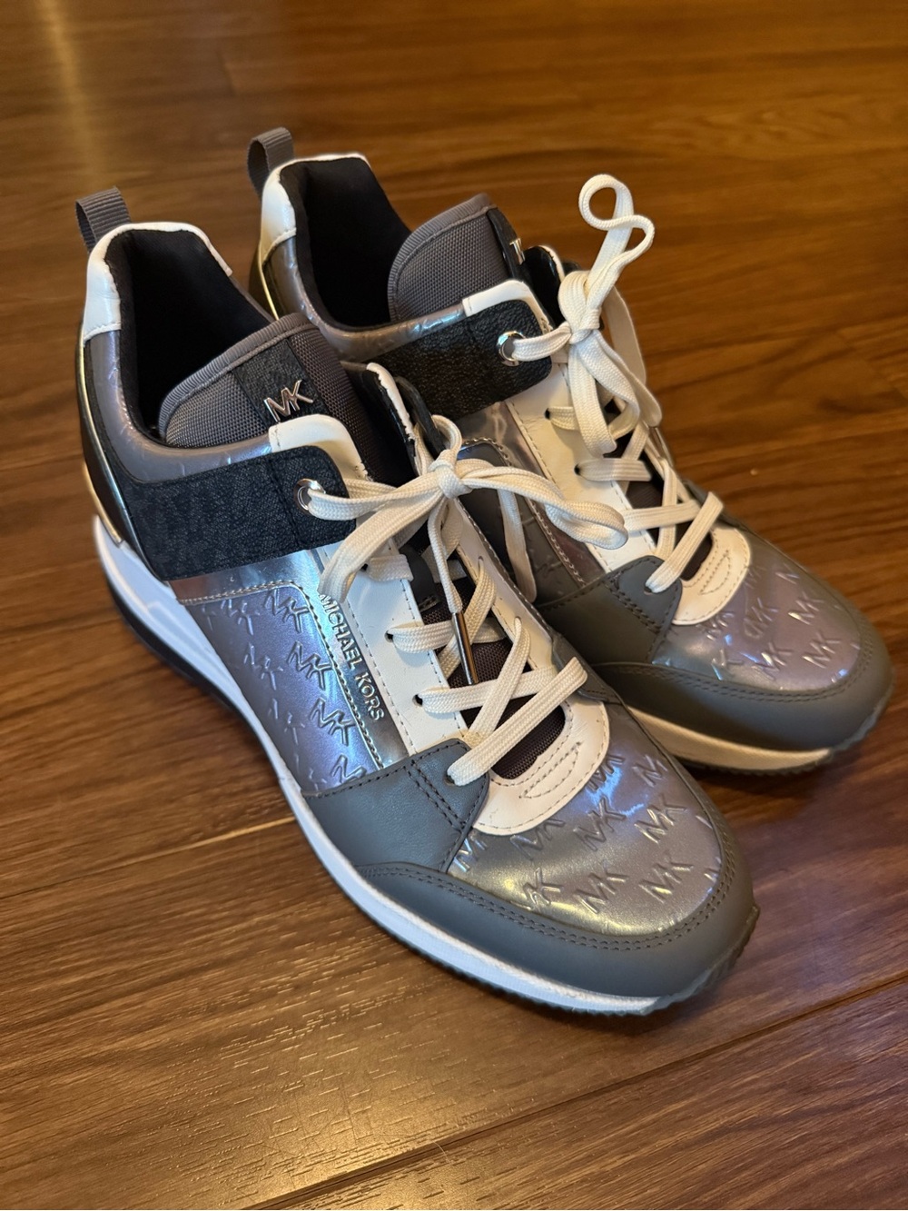 Michael Kors Georgie Trainer Sneakers – Metallic Silver Purple Gray – Women’s 8M